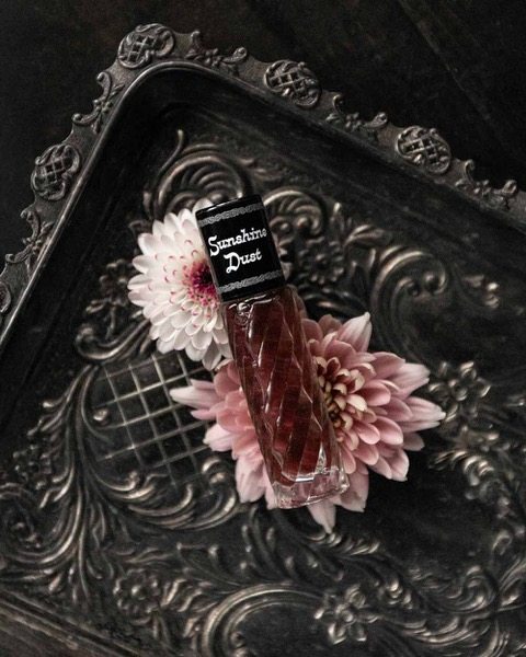 Sunshine Dust ~ Perfume Oil (Earthy & Floral)